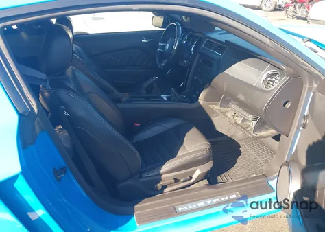 2010 Ford Mustang Gt/Gt Premium z USA, uszkodzony, nr VIN 1ZVBP8CH4A5124424